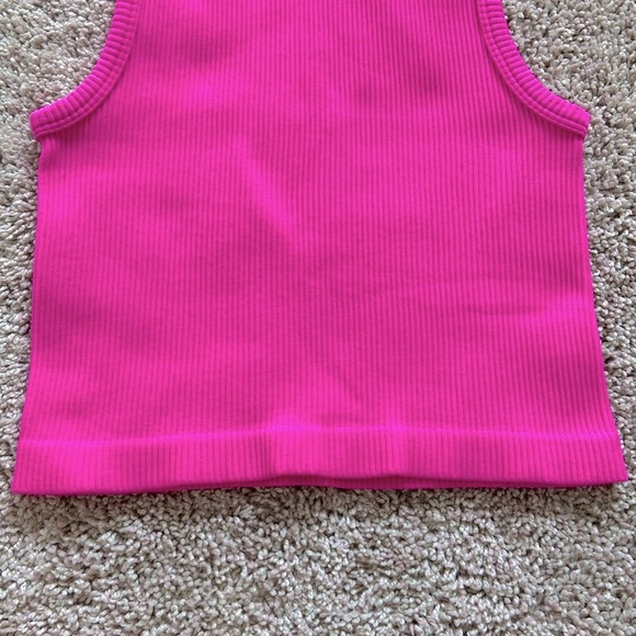 Dynamic • Hot Pink High Neck Ribbed Seamless Crop Tank - Picture 3 of 10